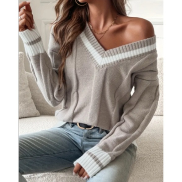 Preppy Cable Knit V-Neck Sweater - Picture 7 of 11